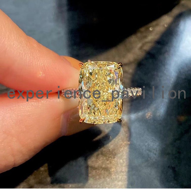 18K Gold With 5ct Flower Cut Iced Out Vivid Yellow Color Emerald moissanite Diamond Woman Ring for Wedding Fine Jewelry