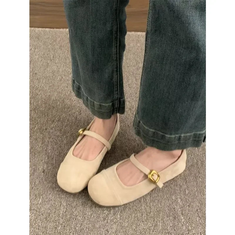 In summer solid-colored round-toed Mary shoes for women are in vogue as well as casual comfortable and soft-soled flat shoes 250820