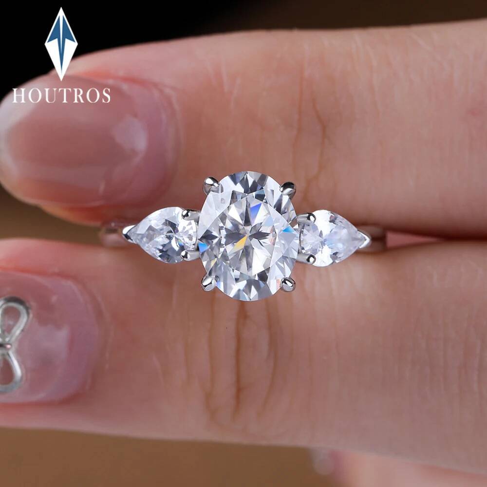 2 Carat Oval Cut Moissanite Engagement Ring for Women 925 Sterling Silver 3 Stones Party Wedding Bands Anniversary Jewelry Gift