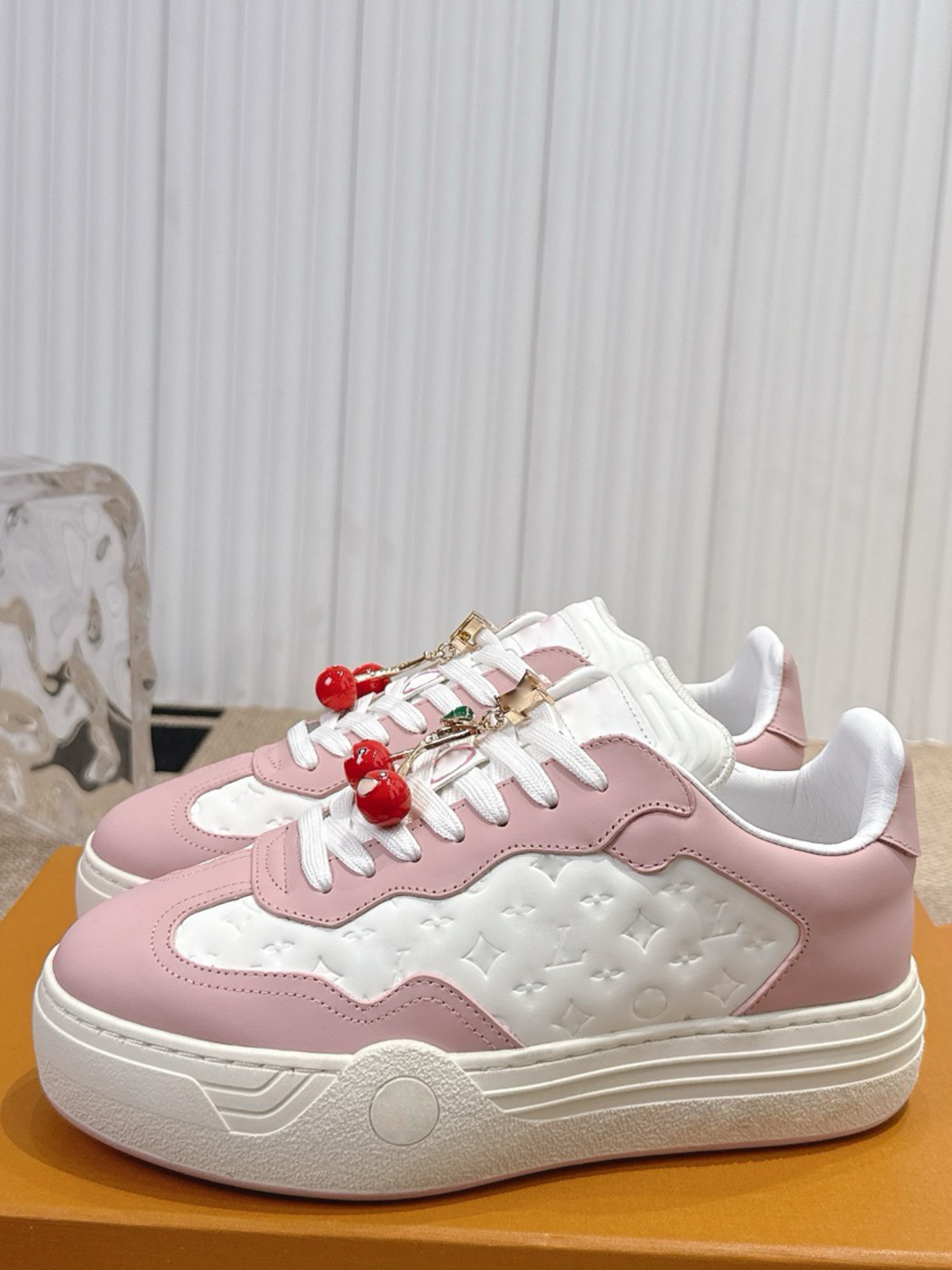Groovy Platform Sneakers Womens Lace Sneakers Ladies Fashion Casual Shoes Designer Sports Shoes Embossed Cow Leather Fabric with box