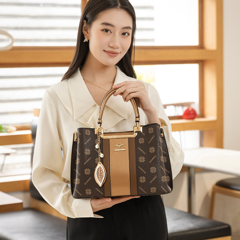 Free Shipping Designer's Light Luxury Women's Printed Handbag Large Capacity New High-end Splicing Tote Bag Single Shoulder Crossbody Bag