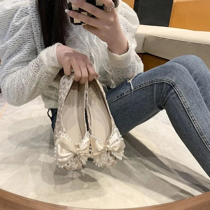 Chaussures plates de style français Slip-on doux avec talon arc coréen Vente y2k Vacances à bas prix Offre élégante 39 Ladies Footwear 250820
