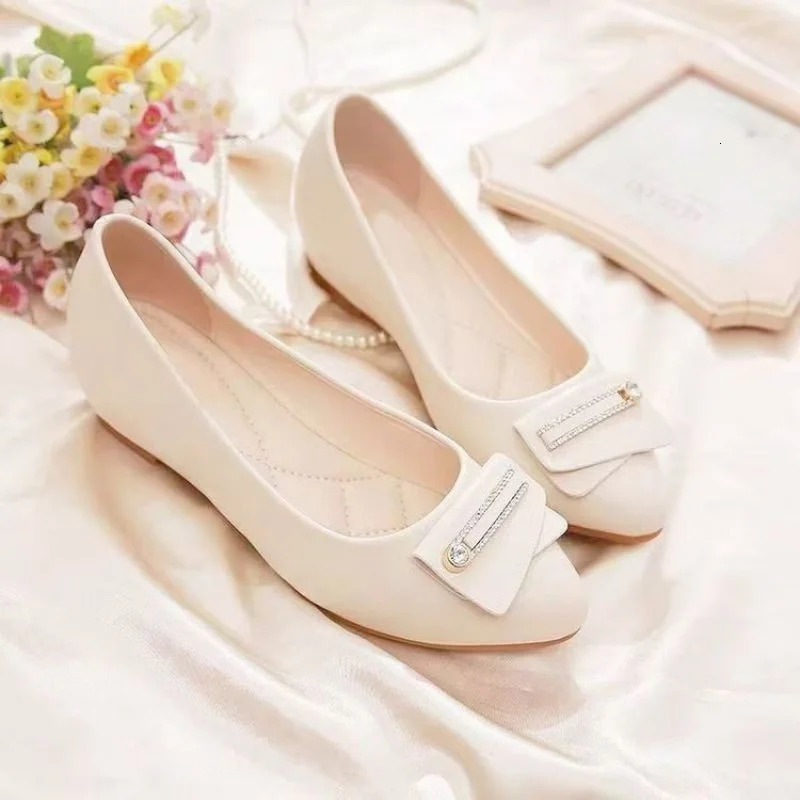 New style comfortable and versatile design light and fairy-style fashionable and matching with small skirts flat shoes 250820