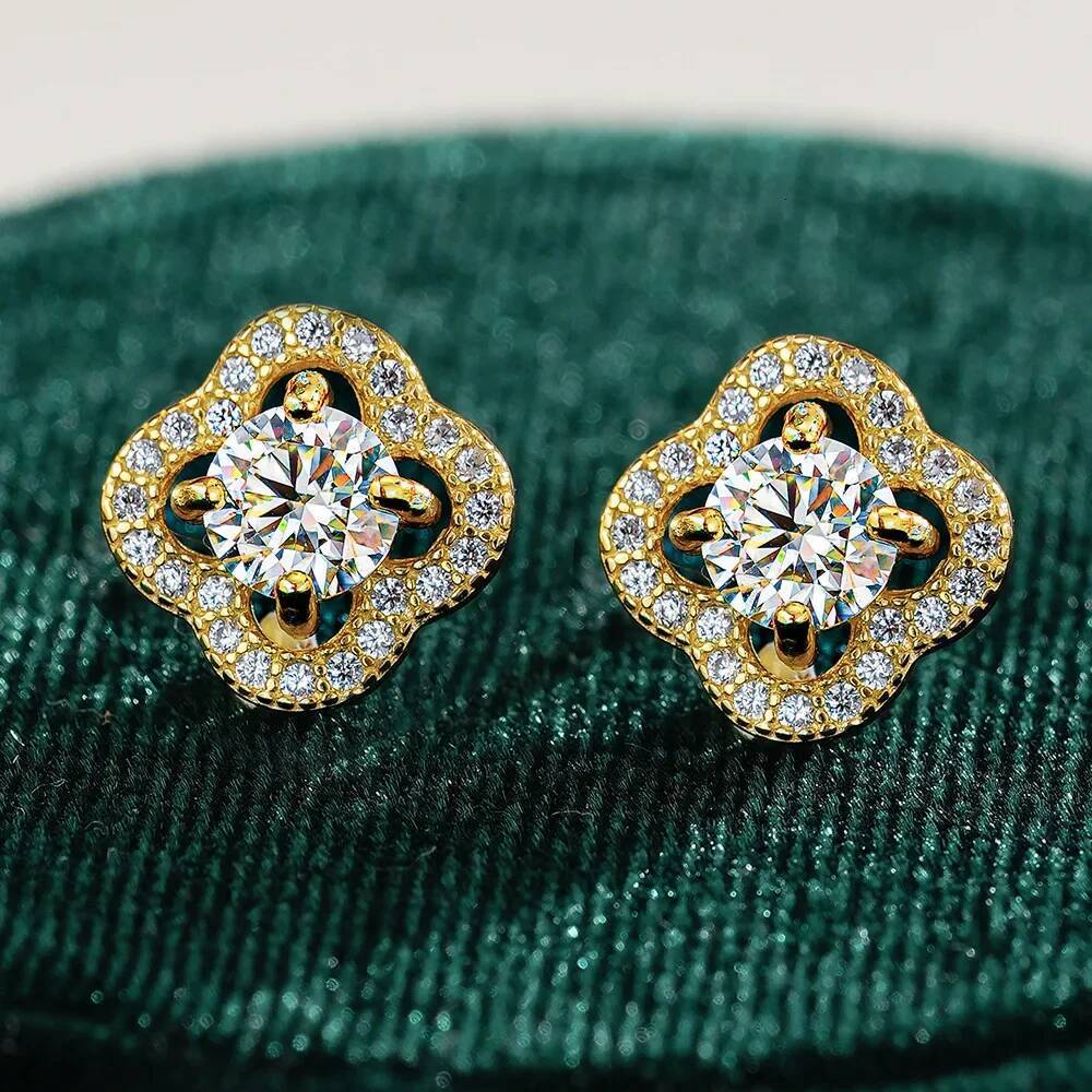 Luxury 100% Real 18k Gold Ring Lucky Grass Moissanite Womens Stud Earrings Luxury Classic