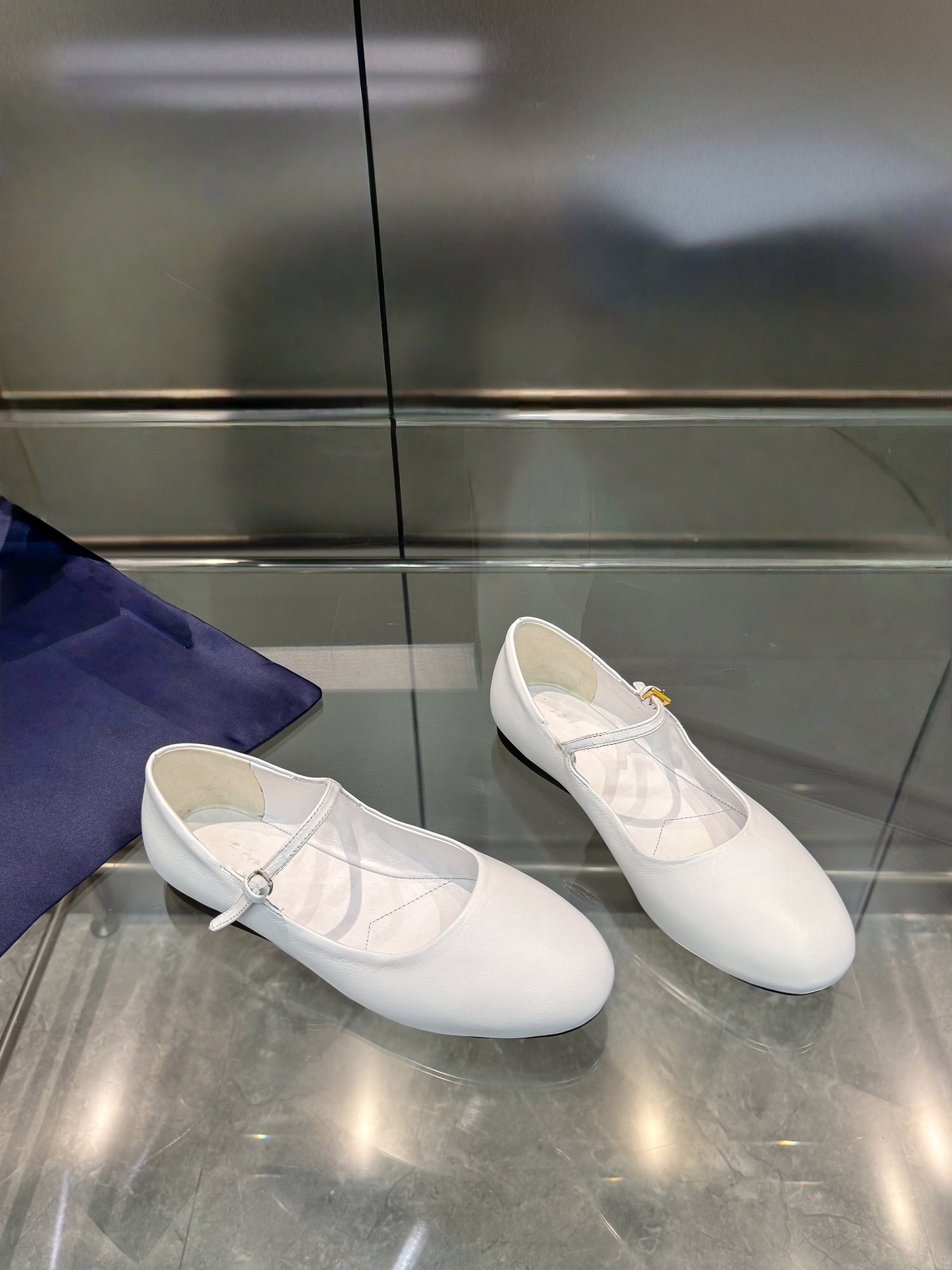 Womens Leather Flat Dance Shoes Classic Silk Ballet Flats Shoes Dress Shoes High Quality