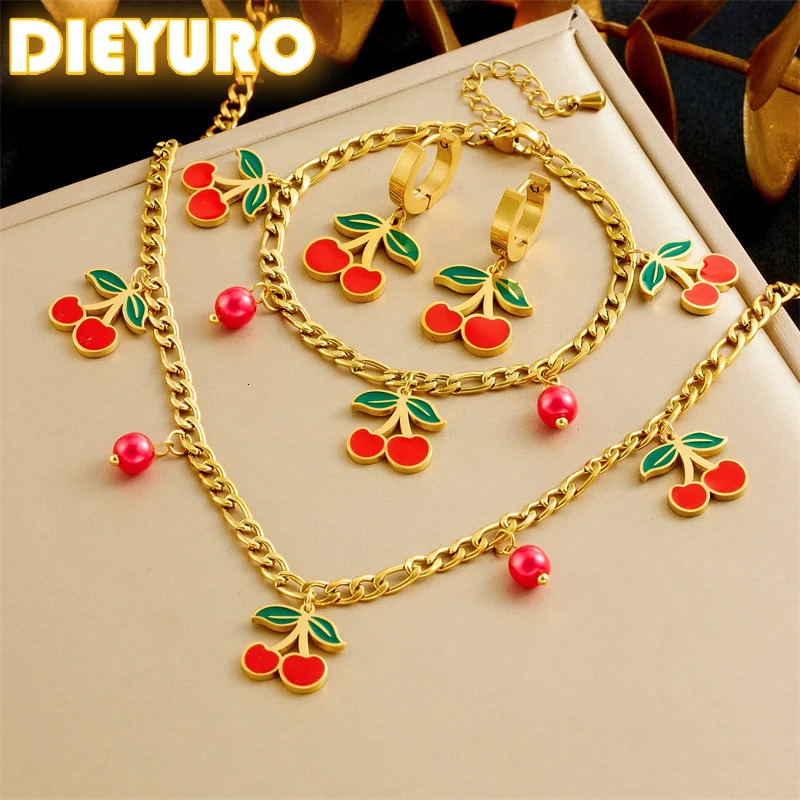 Dieyuro 316l en acier inoxydable Red Cerry Fruit Pendant Collier Boucles d'oreilles Bracelet Set Girl Tendance Bijoux imperméable Ensembles cadea