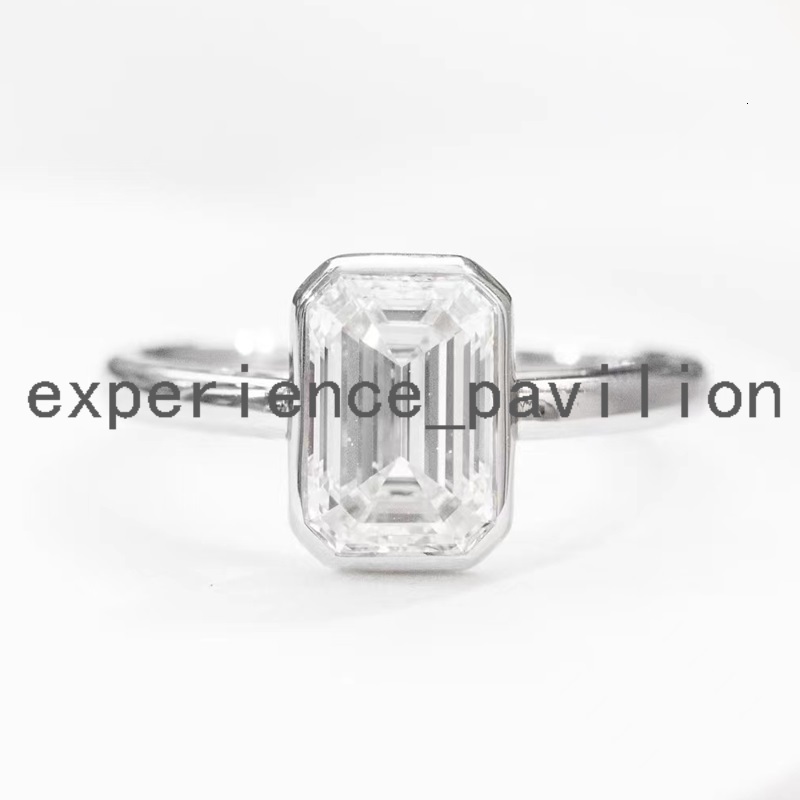 High Quality Fine Jewelry Bezel Setting 18K Wedding 1Ct Emerald Cut Moissanite Diamond Engagement Rings Women