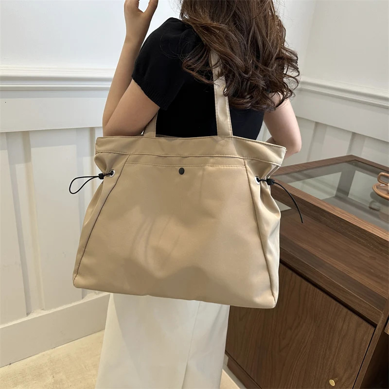 Large Capaci Womens oulder Bag 2024 Sle Simple Faionable Handbag Tote Bag op Bag Trendy Casual Bag250813