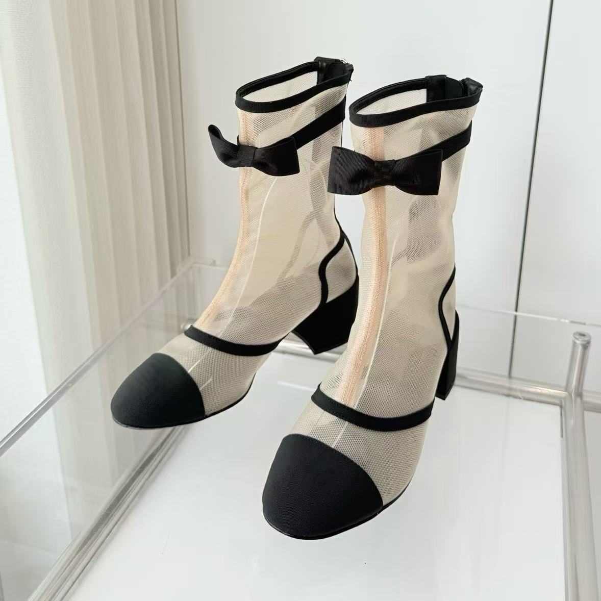 2025 Elegant Winter Stud Ankle Boots Women Black Grainy Leather Chunky Sole Martin Booties Lady High Heel Party Dress Red Designer Motorcycle Boot E
