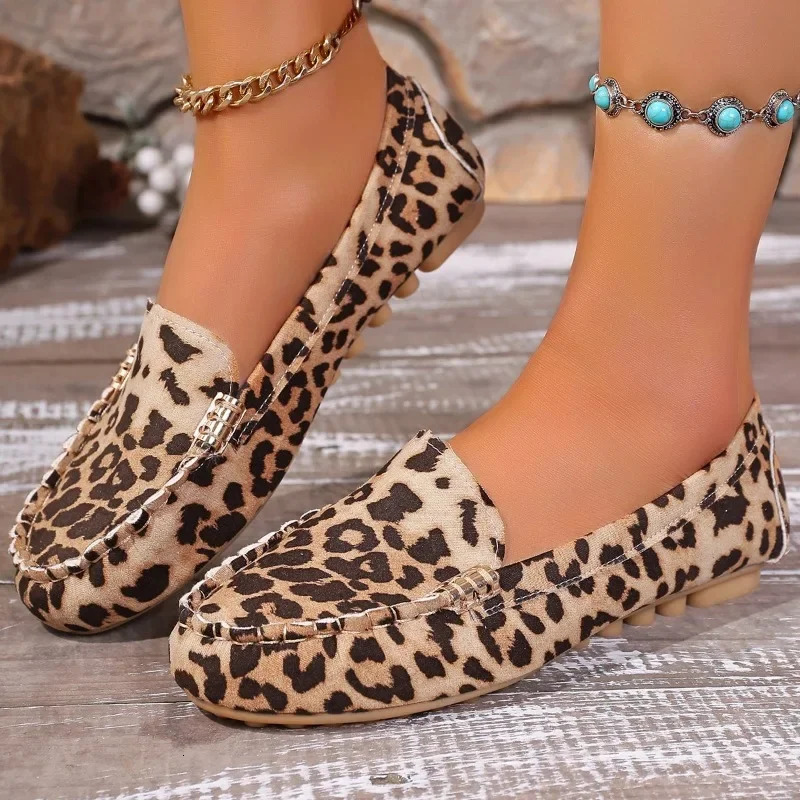 Womens Shoes 2025 Slip-on Womens Flats Fashion Leopard Print New Casual Plus Size Light Soft Bottom Best Seller Flat Shoes 250820