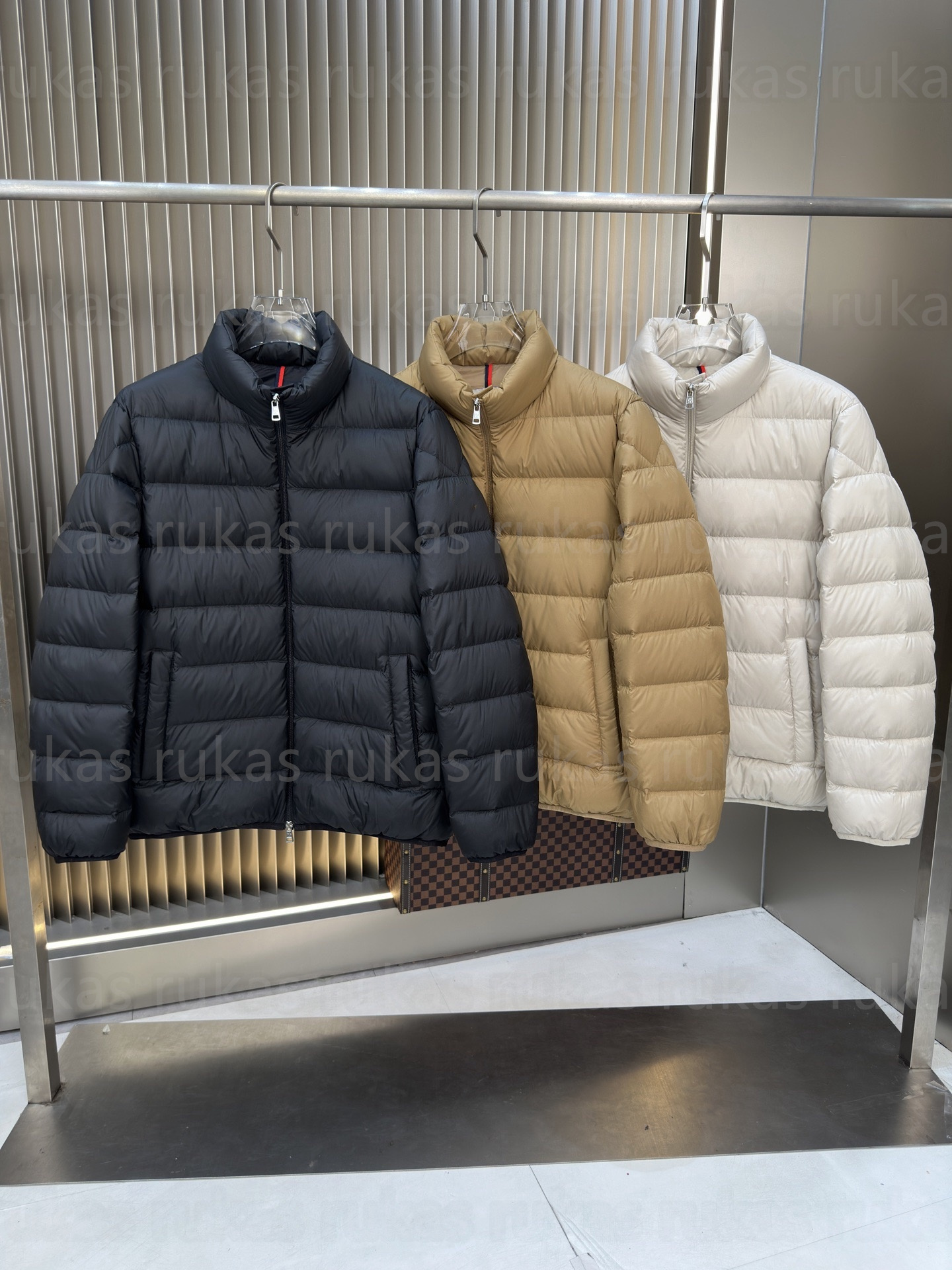 Veste pour hommes Designer Jacket Classical Fashion Puffer pour hommes et lettres pour femmes broderie veste à capuche zip up up chaude vestes po