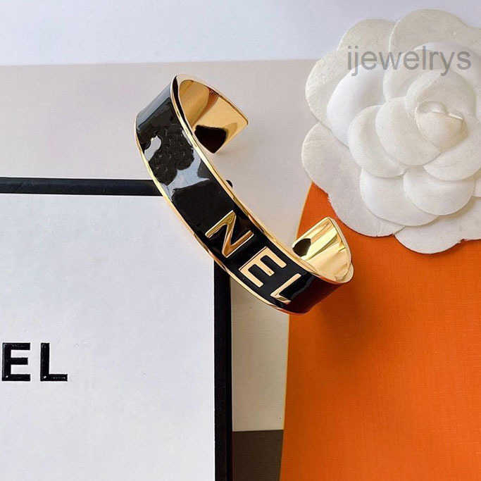 Designer Jewelrys Fashion designer Multicolor 18k gold enamel Bangle Adjustable Design Bracelet women Lovely Pink Selected Luxury Female Exquisite P