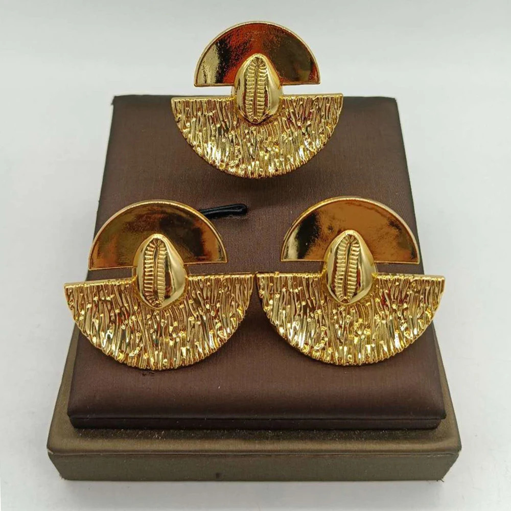 Boucles d'oreilles et bijoux en plaques d'or africains ensembles pour les boucles d'oreilles et anneaux de doigts pour femmes pour les bijoux bré