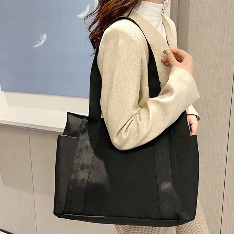 Nylon Simple Women Bag Large Capacity Tote Bag Shopper Bag Solid Color Travel Shoulder Bag250813