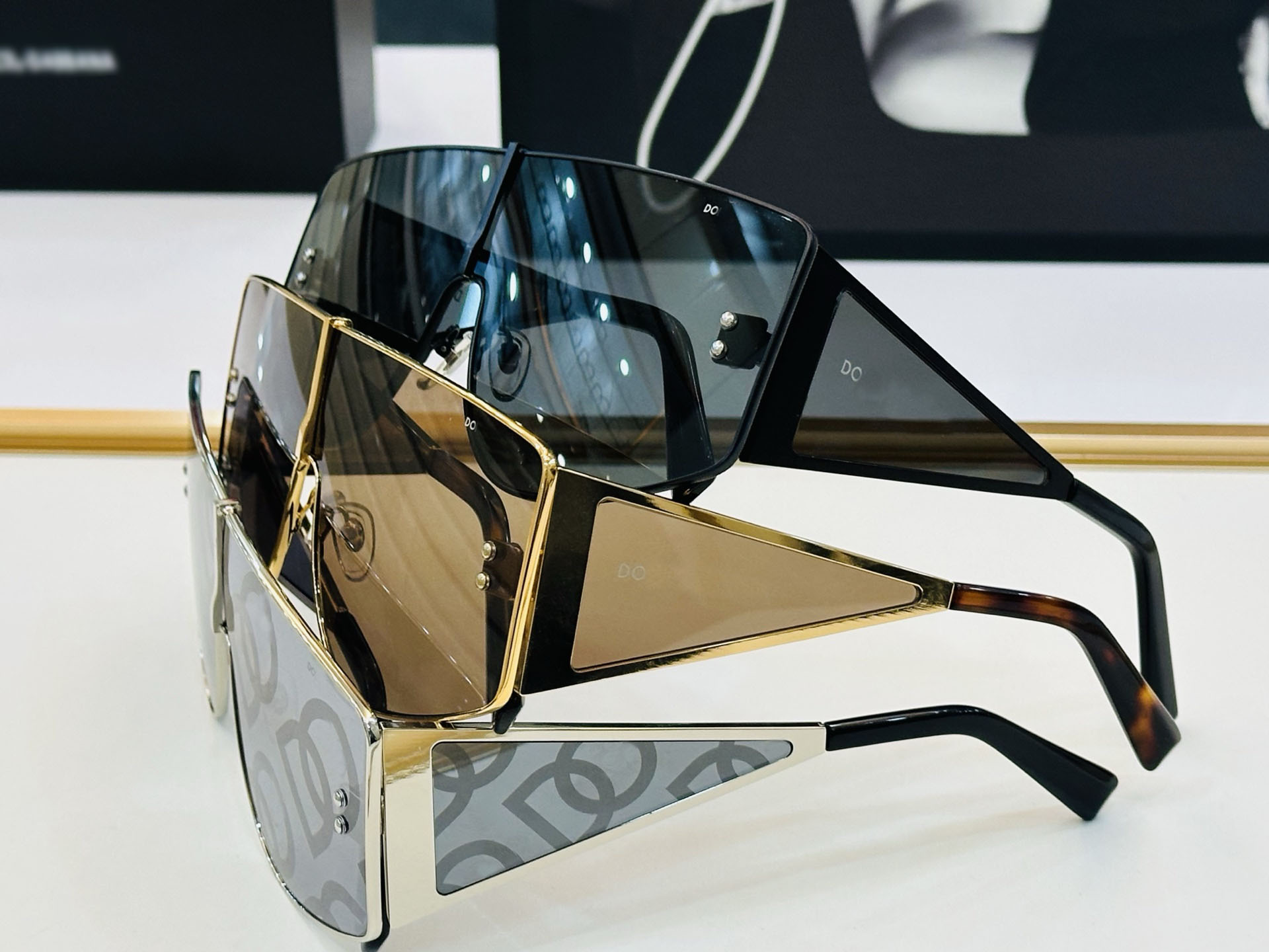 Top version DGhate gold sunglasses luxury designer D2305 all-in-one glasses cat eye sunglasses luxury glasses cycle sunglasses