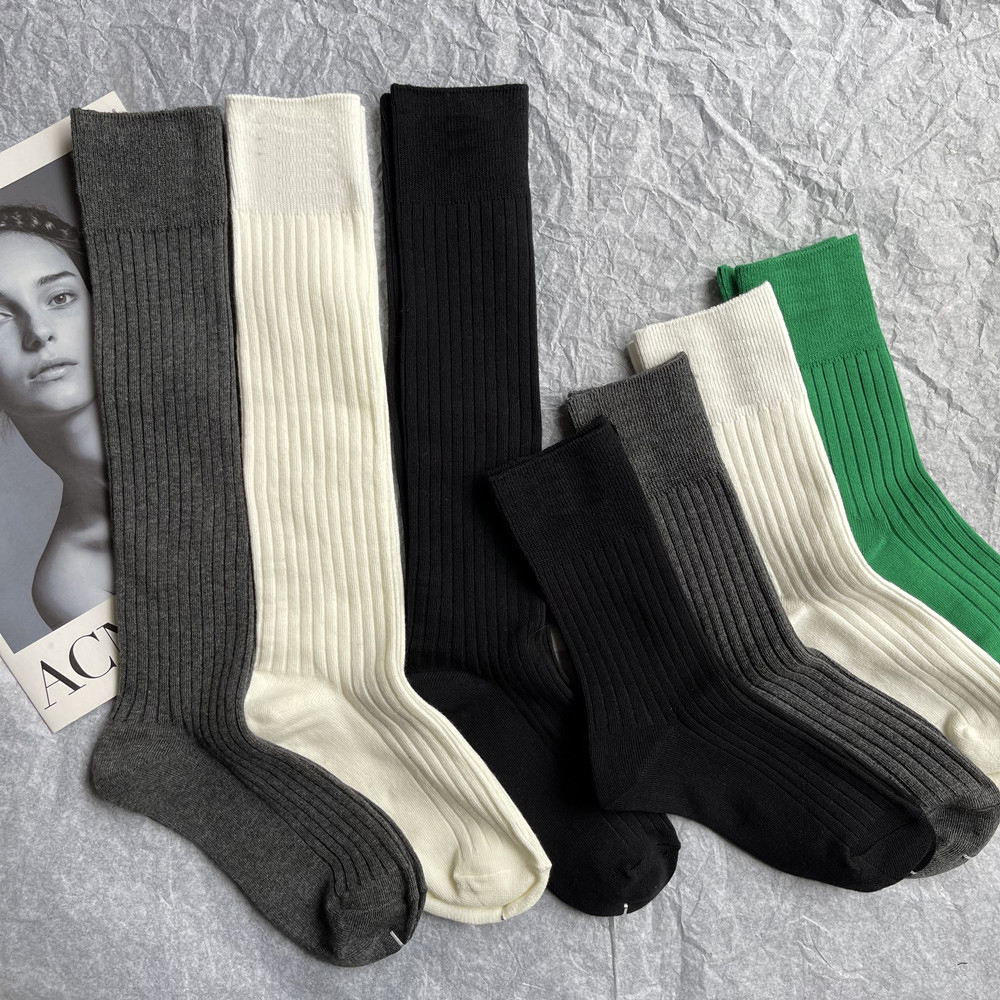Women Socks Womens Men Luxury Cotton Sock Designer Stockings comfortable Medium Tube Sock Four Seasons Comfy Classic Stretchy Socks White Black Gray