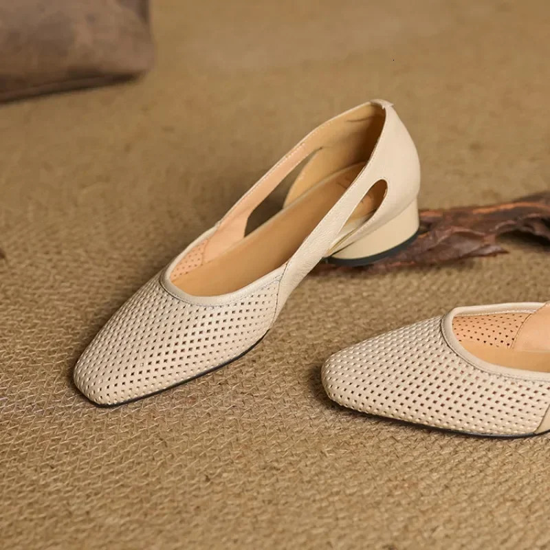 French style square-toe perforated breathable low-heeled sandals 2025 summer new fashion leather square heel womens shoes 250820