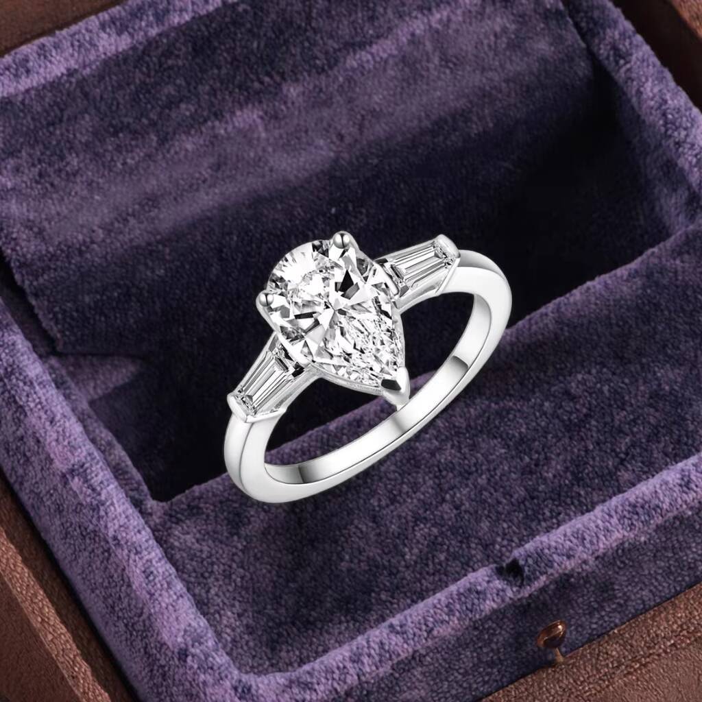 Womens Classic en forme de poire à trois pierres à trois pierres Rague diamant de diamant luxe de haute qualité 925 Silver Sterling