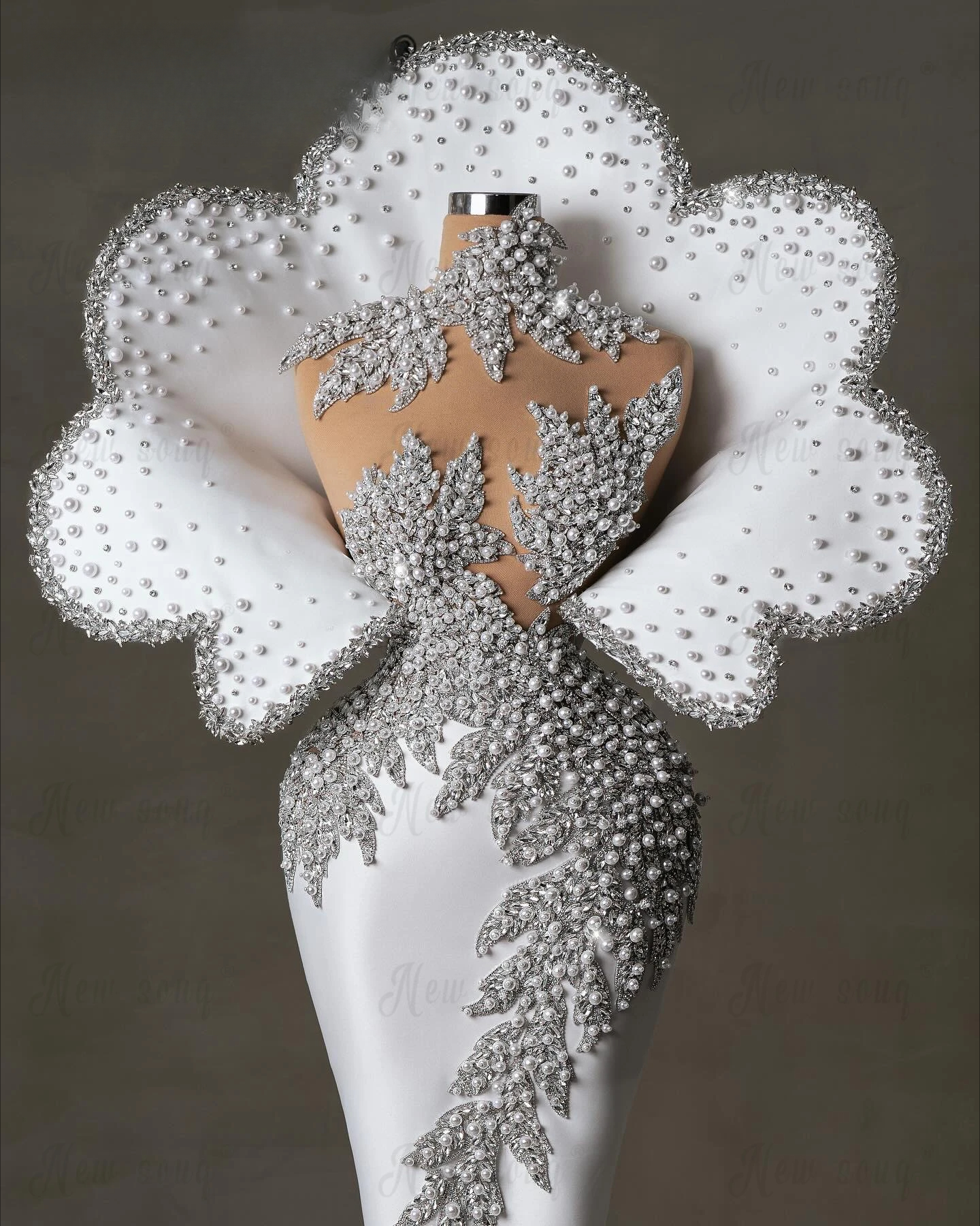 Nouvelle robe de soirée blanche lourde luxe 2025 Hochzeitskleid avec design feuilles 3D robes femmes occasions spéciales sur mesure