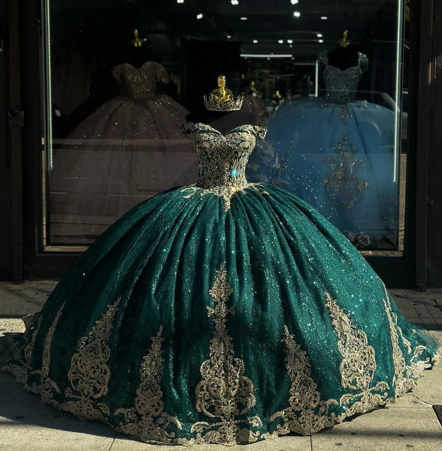 Robes de quinceanera princesse vert foncé 2025 Robe de bal de bal Off épaule paillettes paillettes vestido de quinceanera or appliquée 15 robe de