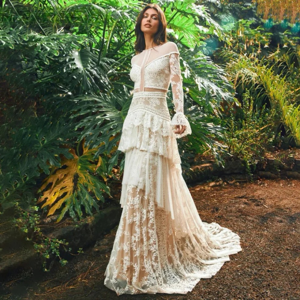 Morden Lace Puff Full Sleeve Bouton O Cou Mariage Long Robes longues Boho Pleat à plis Broids Bride