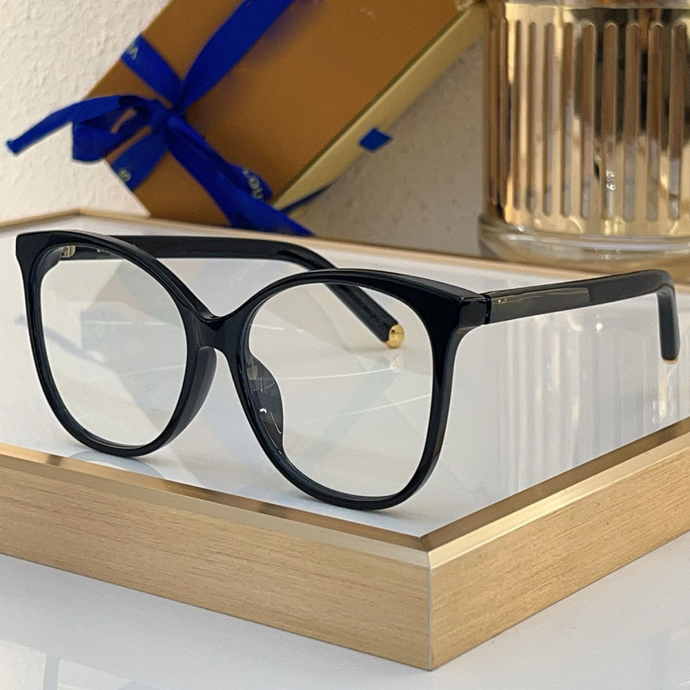 Z1842E My Light Cat Eye Glasses Luxury Womens Designer Black Acetate Frame Sunglasses Gold toned hardware The elegant frame suitable for daily wear