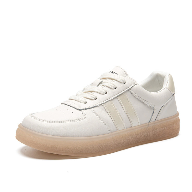 2025 Nouveaux chaussures de sport blanches légères à fond doux printemps et automne Nouveaux chaussures de planche de planche décontractées multi