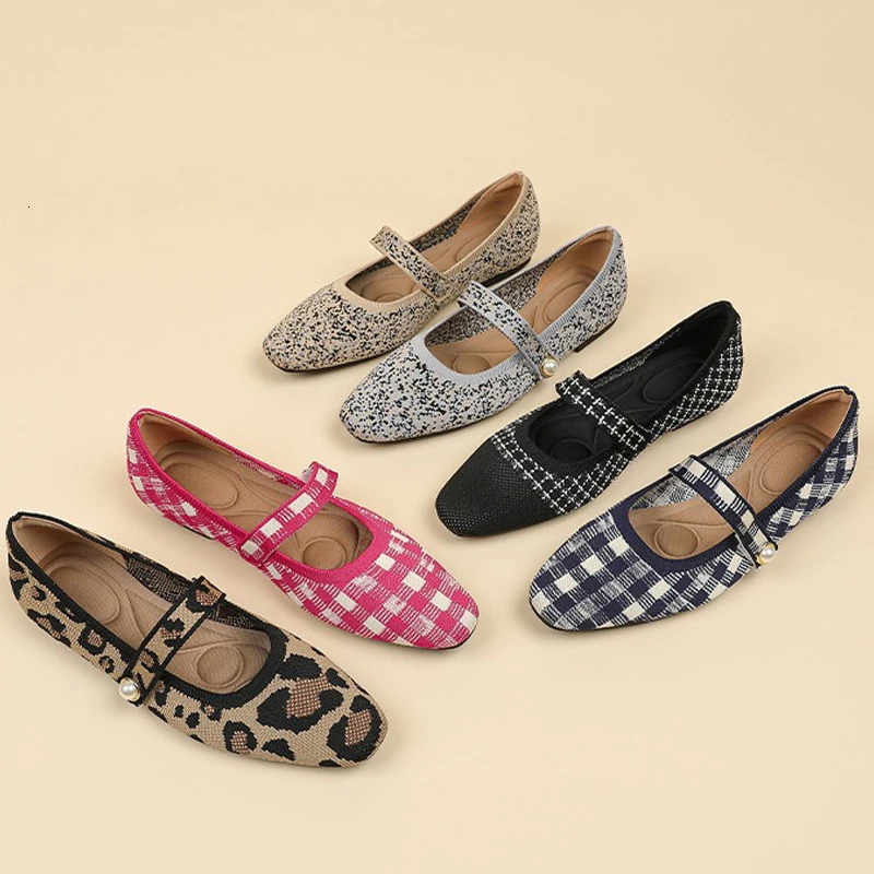 Womens flat shoes knitted breathable comfortable and fashionable womens casual walking shoes 250820