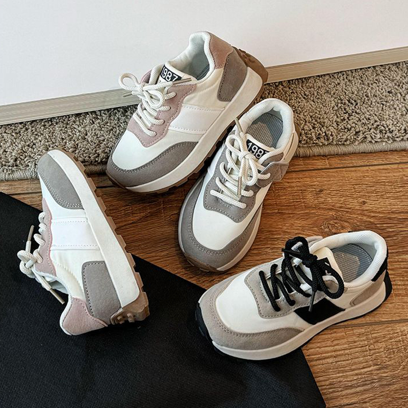 Chaussures pour enfants 2025 Nouvelles filles garçons chaussures de sport confortables Enfants en cuir appartements Walkfashion pour enfants bask