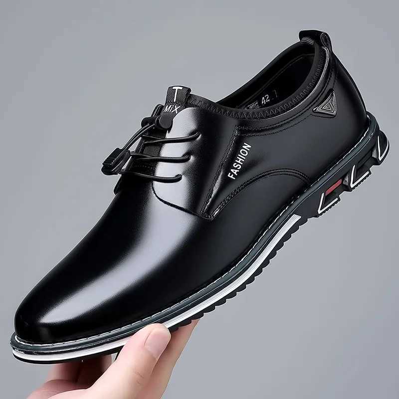 Hommes décontractés chaussures de mode Business Business Chaussures pour hommes Slip on mâle Logères plate-forme en cuir chaussures de travail en