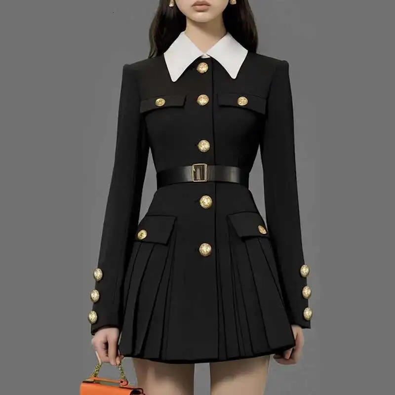 y qualité printemps automne simple poitrine dorée bouton doré longue manche complète en manteau moteur plissé robes courtes femmes 250820
