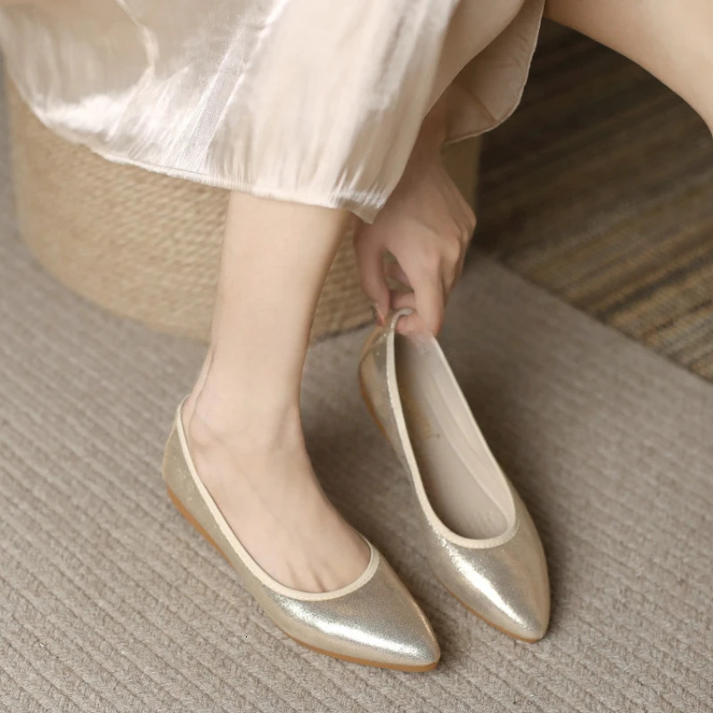 new spring autumn Womens Soft sole single shoes Cloth Flat Casual Fashion Slip on Light shoes Plus Size Shallow Mouth Shoes 250820
