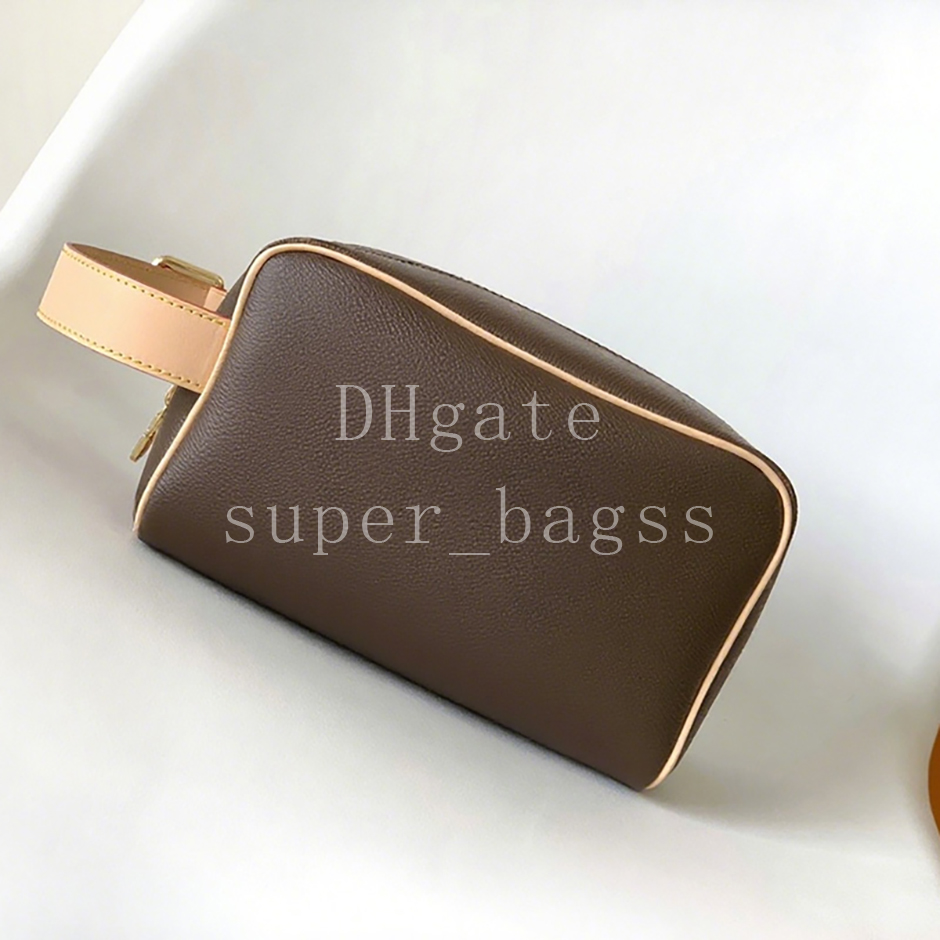 Locker Dopp Kit Luxury designer bag 23CM handbag Monogram coated canvas grained leather TOILETRY KIT Mirror quality makeup bag with box LL17A1