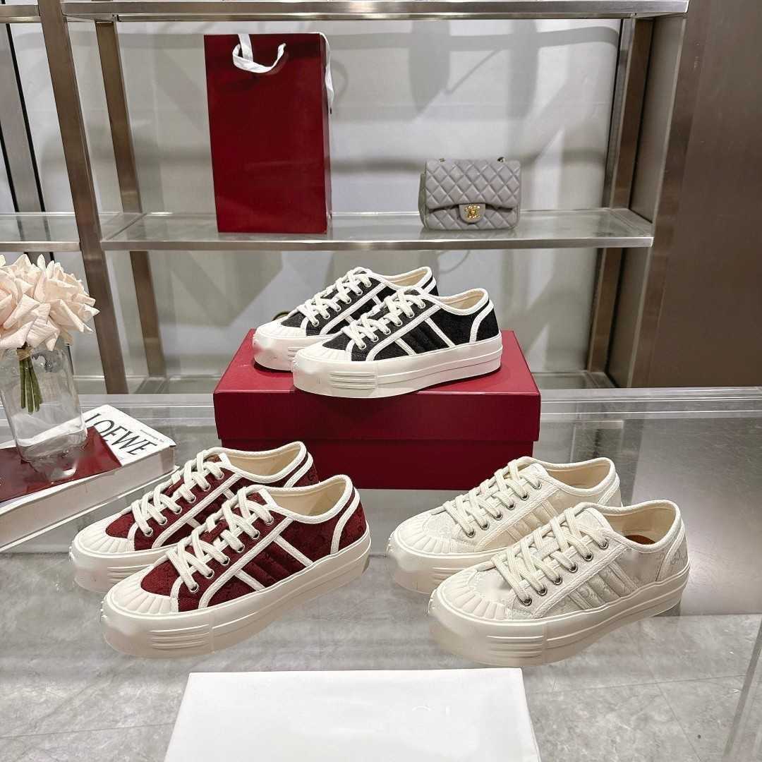 25 Summer New Sports Canvas Shoes for Women Thick Sole Height Increasing German Training Shoes Board Shoes College Style Breathable Brand White Shoe