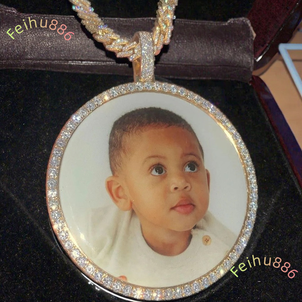 Hip-Hop Moissanite14k Gold Customized pendant Designs for Men Stand Out With Unique Photo Style