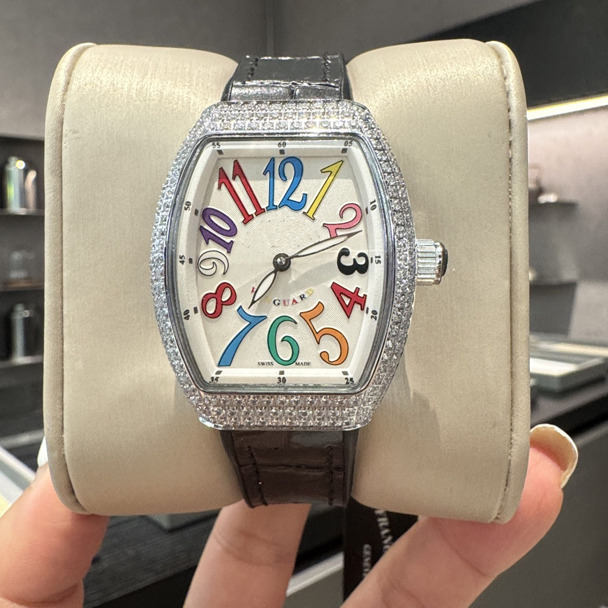 Designer watch high quality diamond moissanite watch high genuine leather strap design oval digital classic style watch for women gift Christmas wit
