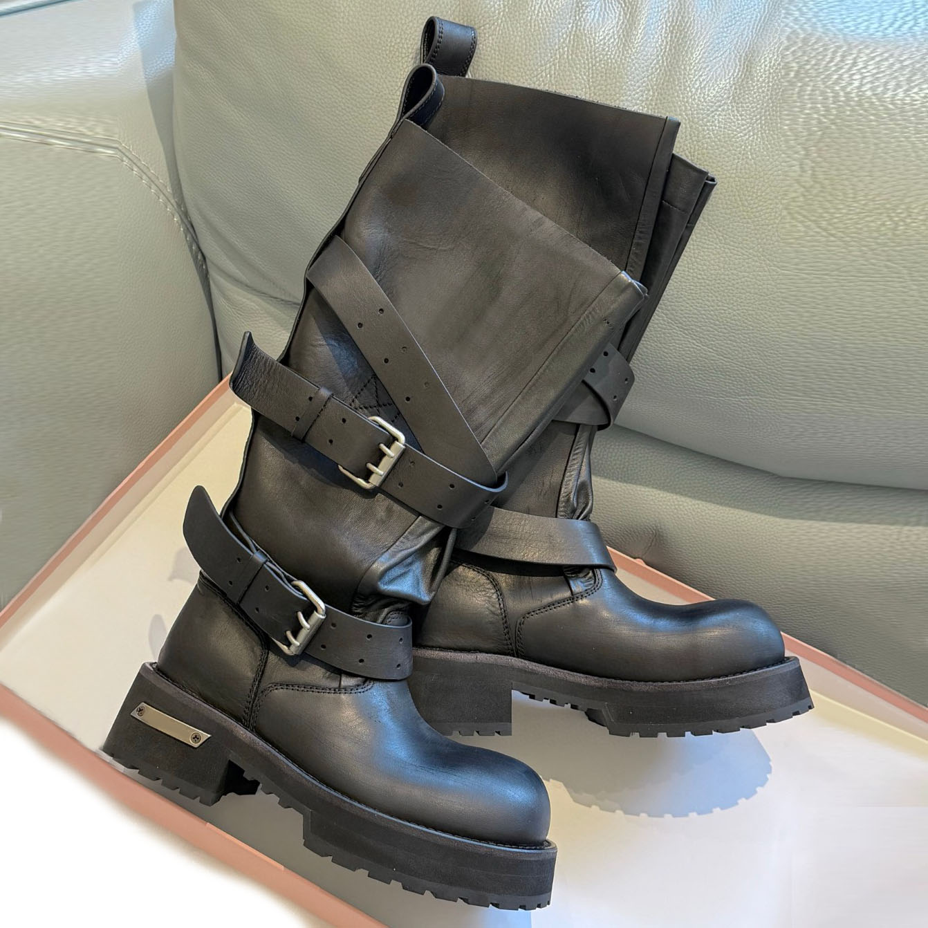 Venom High Boot Black Women's designer boots womens calfskin Extra Worn out effect Thick toothed Belt buckle decoration Knee Boots Knight Boots