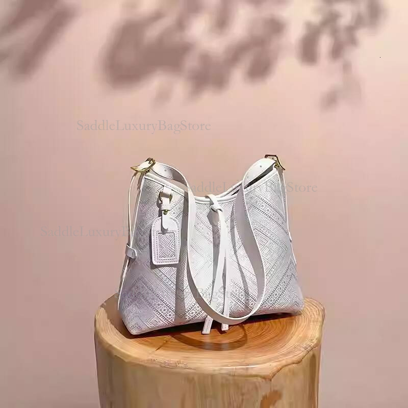 Free Shipping Designer Women's Large Capacity Tote Bag New Dragon Beard Handbag Single Shoulder Armpit Bag Shopping Handbag