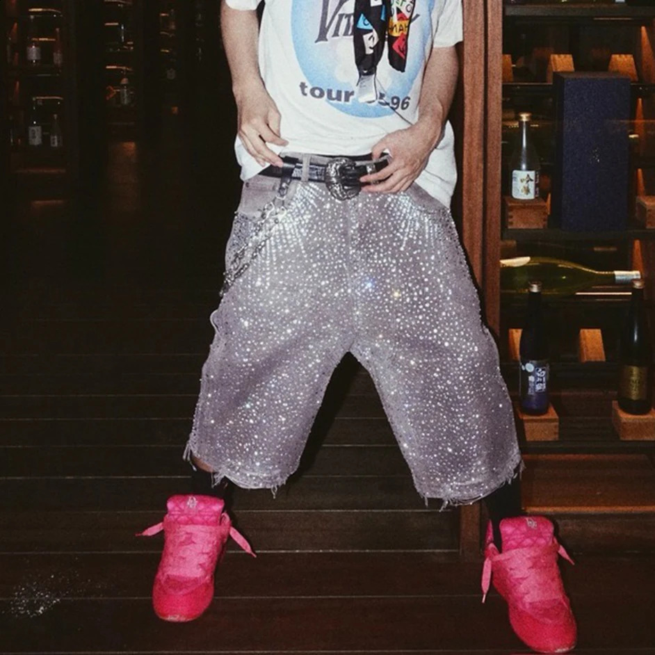 Streetwear Full Rhinestone Print Baggy Jeans Shorts for Men Ripped Hole Washed Short Casual Loose Denim Five Point Pants 250821
