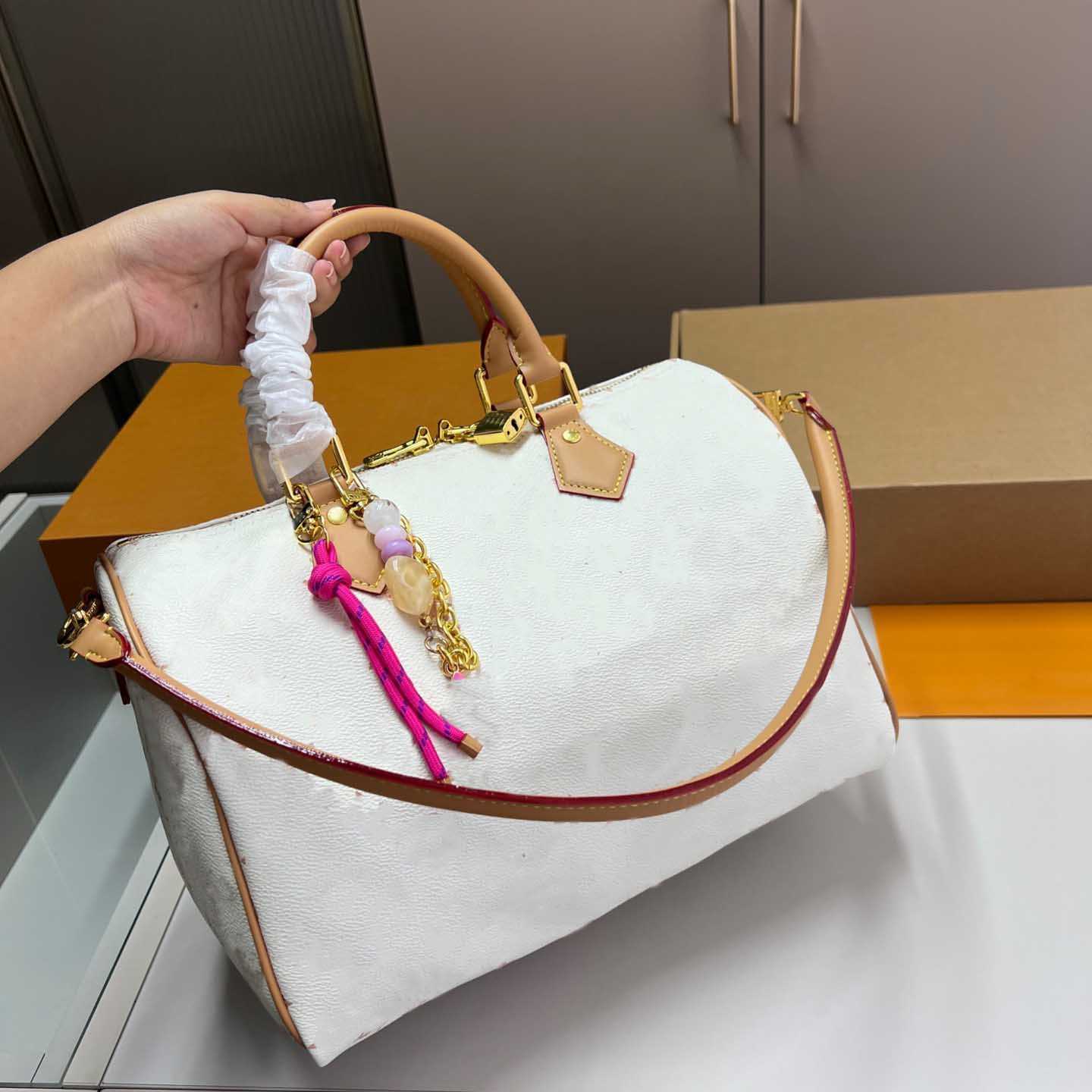 Products Customized special payment link for L brand white bag or green bag fashion luxury woven bag regular to increase the difference.