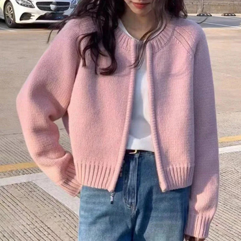 Automne Winter Short Tritt Cardigan Femmes Couleur unie à manches longues Veste pull rond à manches longues 2025 Casqueurs à glissière décontract