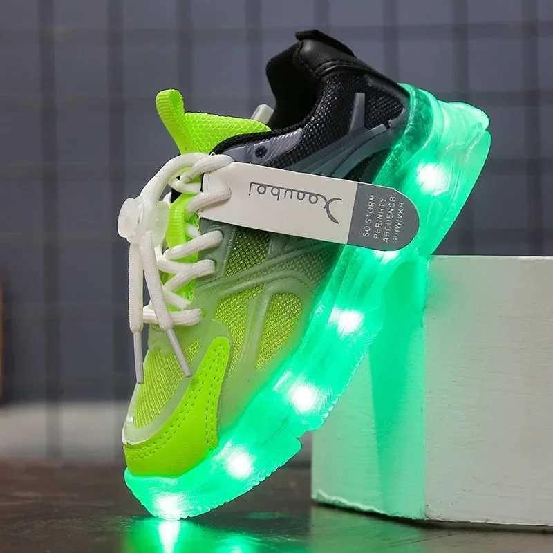 USB Charge Kids Sneakers allume les chaussures de course décontractées garçons filles marche de sport chaussures de sport LED clignotante chaussu