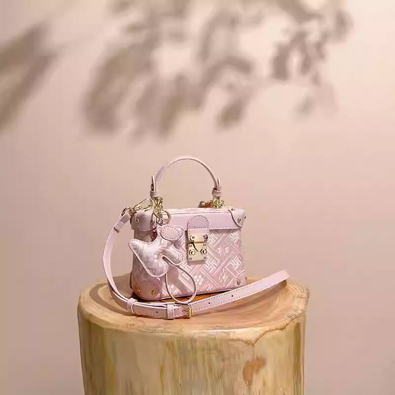 Free Shipping Designer Luxury Fashion Women's Pink Handbag New Single Shoulder Crossbody Bag Brocade Square Box Exquisite Makeup Bag