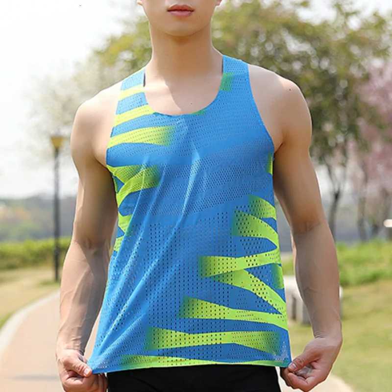 2025 Summer Running Tank Tops For Men Outdoor Sports Fitness Bodybuilding Sleeveless Vest Loose Round Neck Quick Drying Clothing X250821