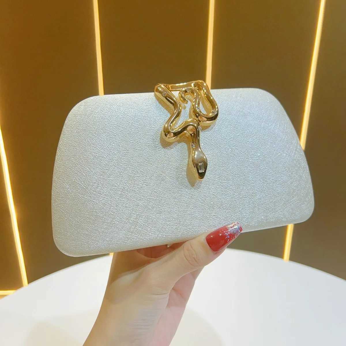 Sacs de soirée de serpent pour femmes sacs à bandouliers pour la chaîne d'embrayage élégante pour sacs à main de mariage de fête pour dames bolso