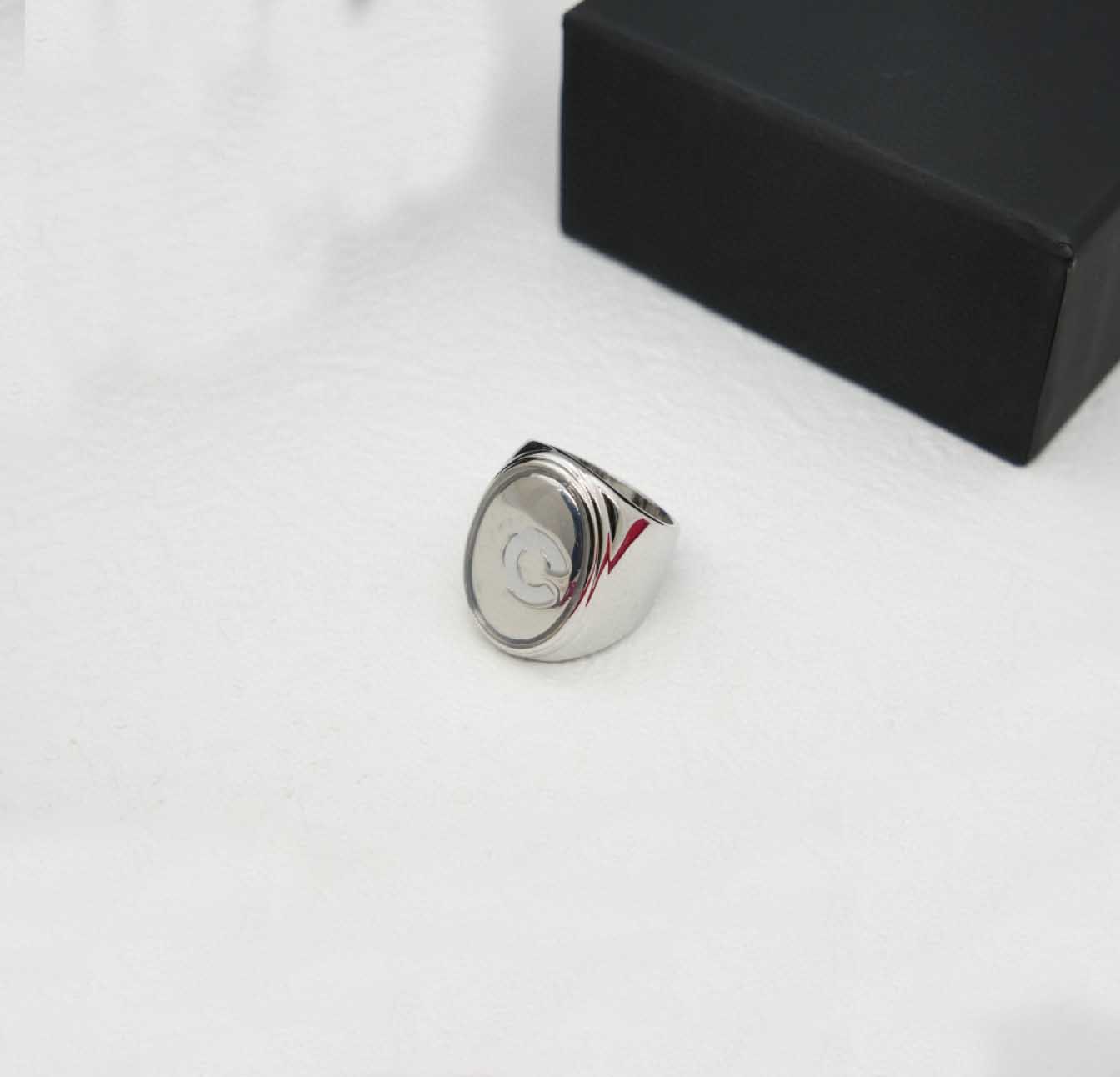 2025 Luxury quality charm punk band ring with white color design oval shape have stamp box in silver plated PS4527
