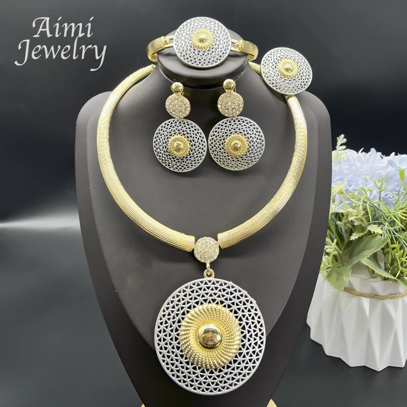 Grand pendentif rond 18K Bijoux plaqué or ensemble pour femmes Collier Boucles d'oreilles Bracelet Ring Africain Bridal Wedding Party Gifts 25081