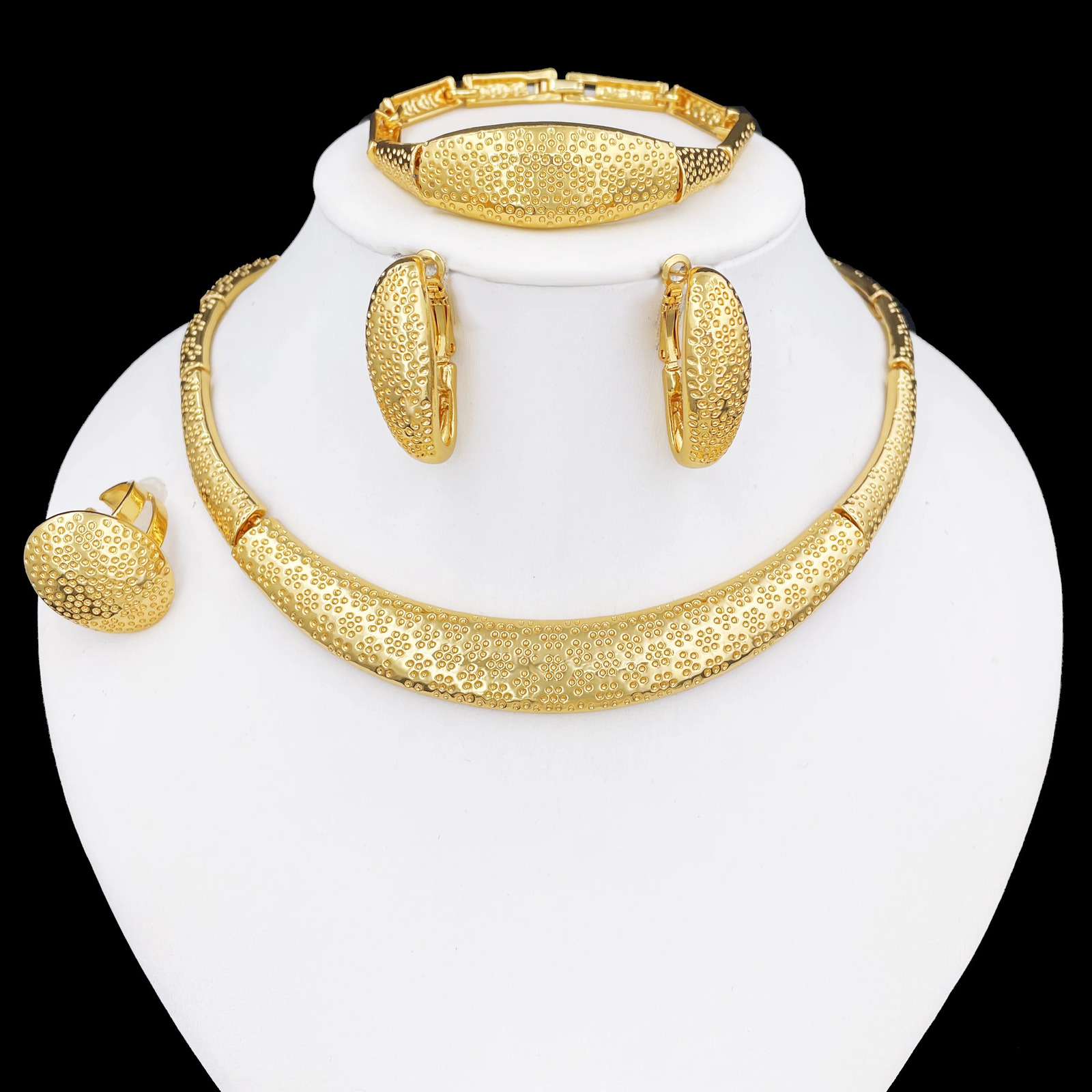 Bijoux de couleur or minimaliste Brésil Ensemble de bijoux pour femmes bijoux de haute qualité Boucles d'oreilles et anneaux de bracelet plaqué o