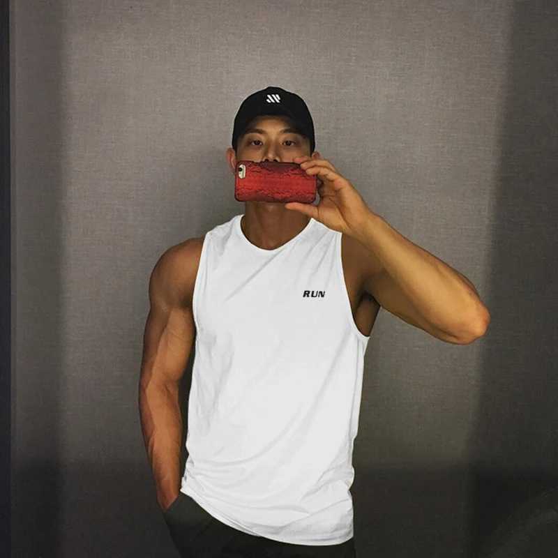 Mens Tank Top Fashion Gym T-shirt Men Casual Breathable Sleeveless Shirt Outdoor Basketball Sports Vest Summer Street Loose Tee X2508211