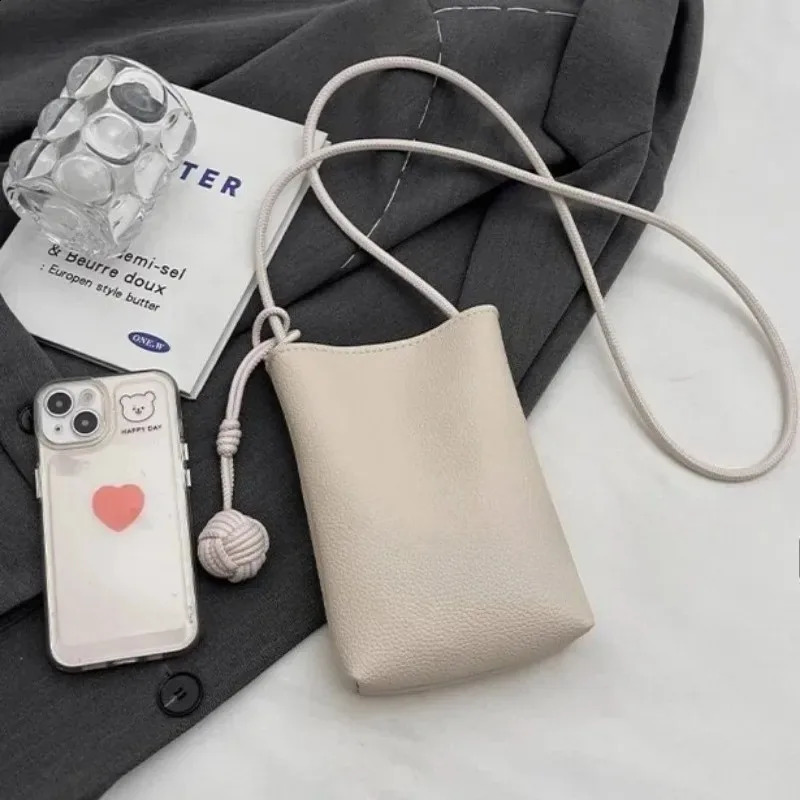 Women Leather Small Crossbody Bag Cell Phone Bag Lightweight Fashion Shoulder Bag Ladies Travel Purse 250818